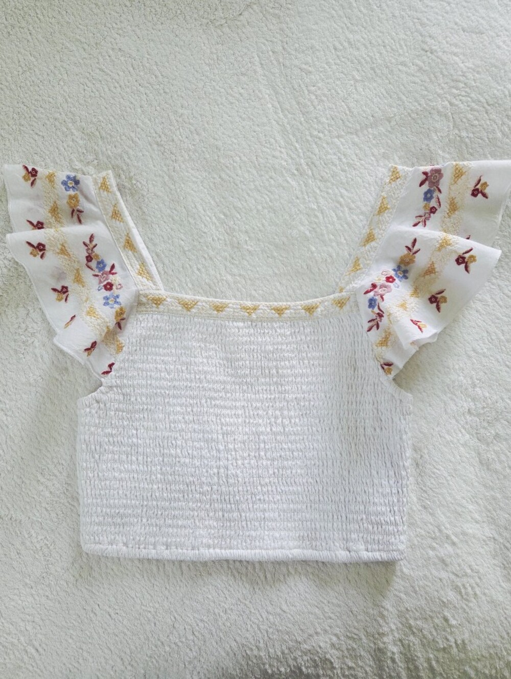 Jopna ✨️ Women's White Smocked Crop Top with Floral Ruffle Straps Size M